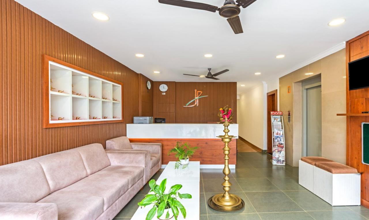 Hotel Treebo Jp Residency Thiruvananthapuram Exterior foto